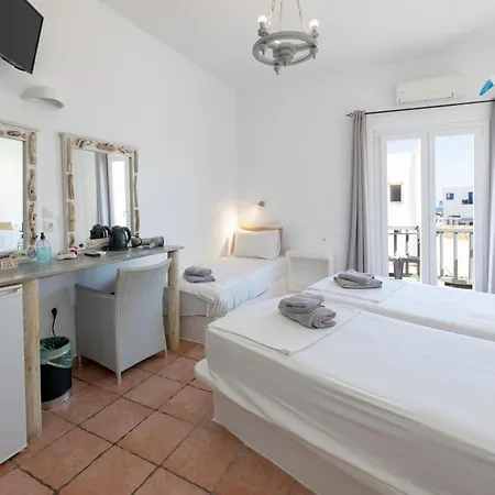 Madaky Hotel *