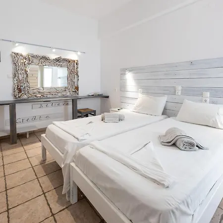 Madaky Naousa (Paros)