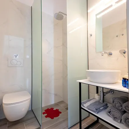 Hotel Madaky *