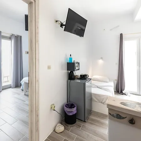 Madaky Hotel Naoussa