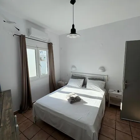 Madaky Hotel *