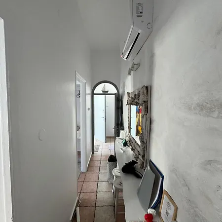 Ξενοδοχείο Madaky 3*