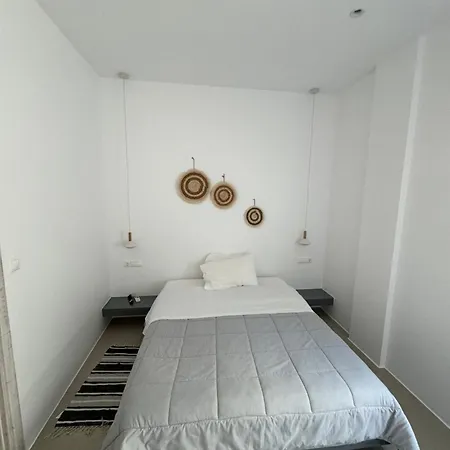 Madaky Hotel *