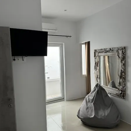 Madaky Otel