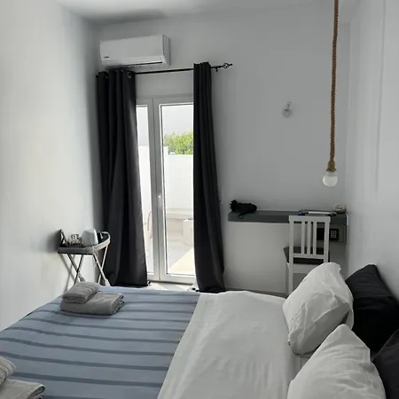 Madaky Hotel *