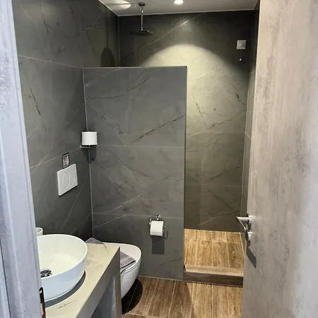 Hotel Madaky Naousa (Paros)