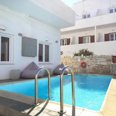 Ξενοδοχείο Madaky 3*