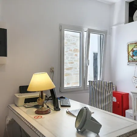 Madaky 3* Νάουσα