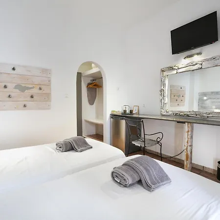 Ξενοδοχείο Madaky 3*