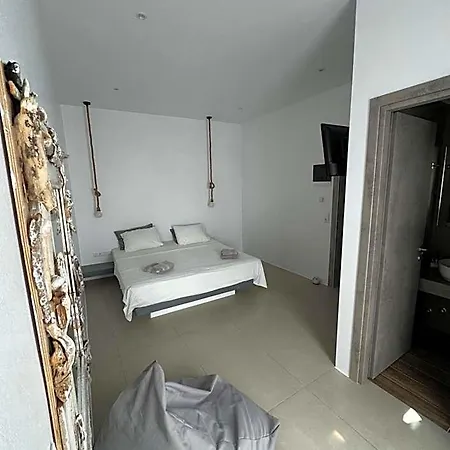 Madaky Hotel 3*