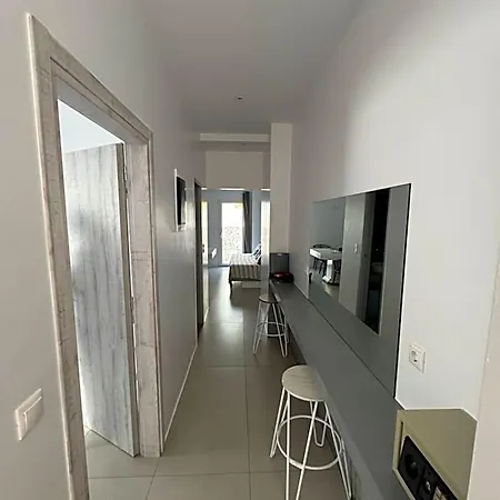 Madaky Hotel Nausa