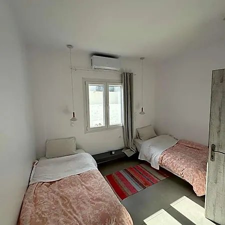 Madaky Hotel Nausa