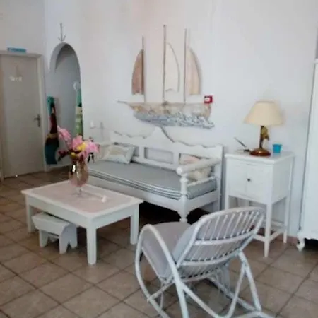 Madaky * Naousa (Paros)