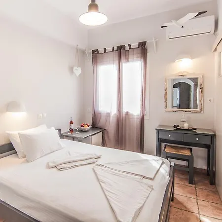 Madaky Hotel Naoussa