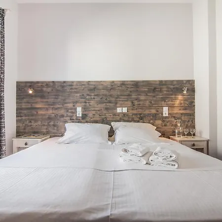 Ξενοδοχείο Madaky Νάουσα