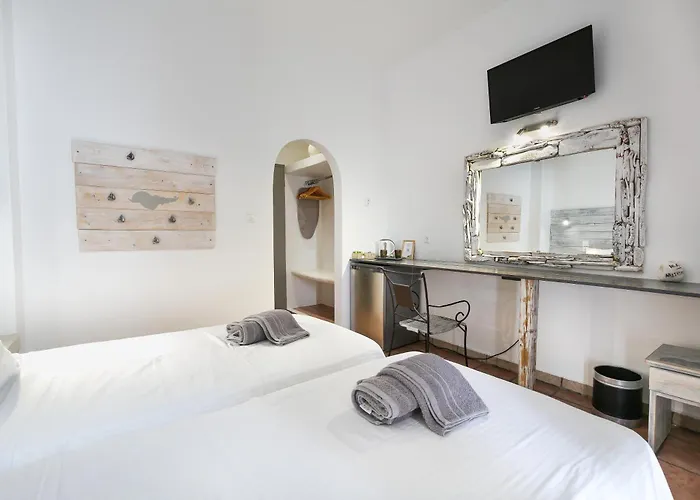 Ξενοδοχείο Madaky 3*